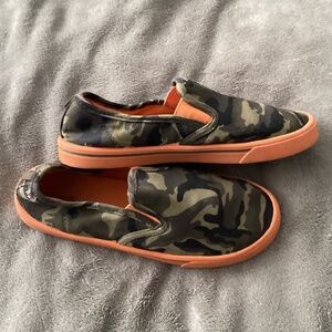 Boy Camo Slip On Shoes Size 4 Green Orange Camouflage